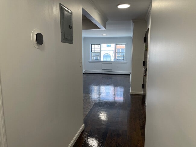 Photo - 558 Hart St Unit 2FL