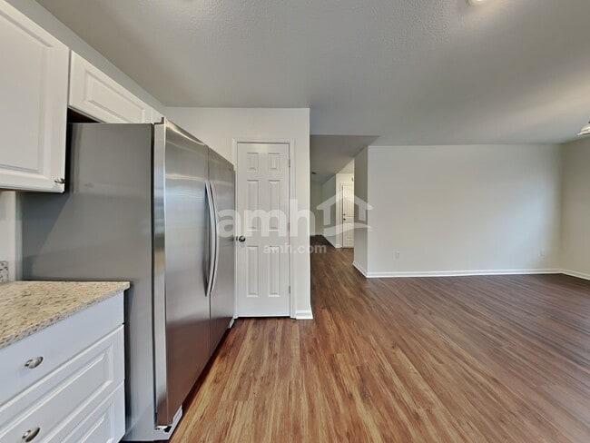 Photo - 200 Kingscreek Dr