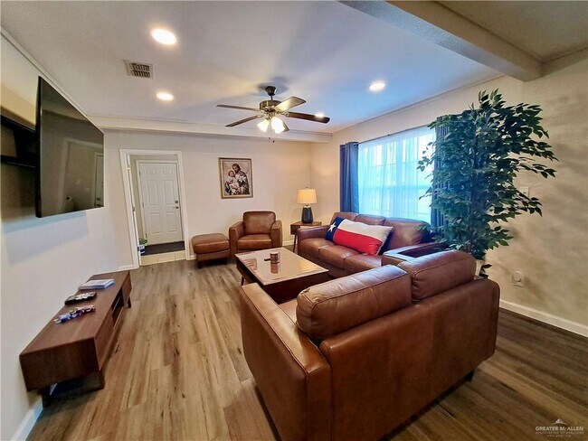 Photo - 16 Cedar Ave