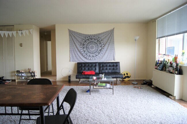 Photo - Spacious 2 Bedroom Condo at Gateway Park n...