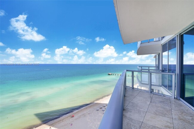 Photo - 17001 Collins Ave Unidad 1903 Rental