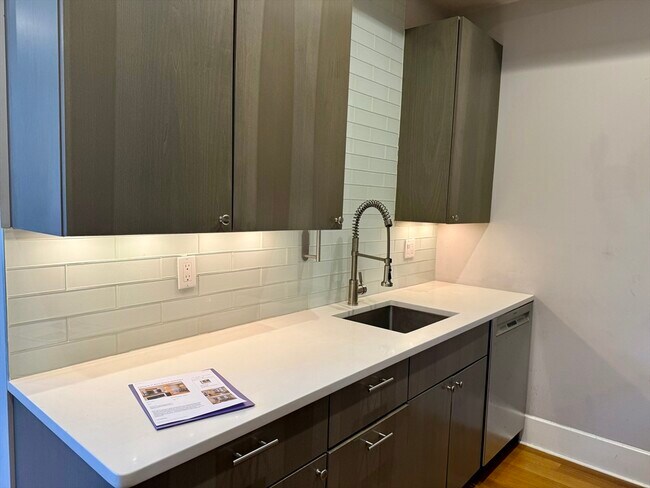 Photo - 5 Mohawk St Unit 1