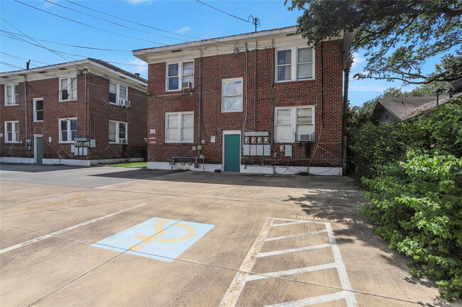 Building Photo - 3719 Audubon Pl Unit 1
