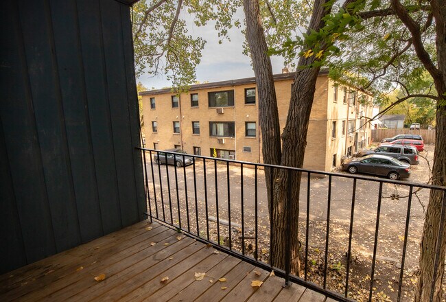 Photo - York Ave Apts