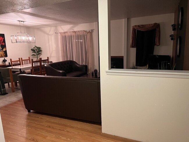 Photo - 628 Marquis Ct NE