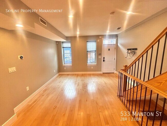 Photo - 533 Manton St