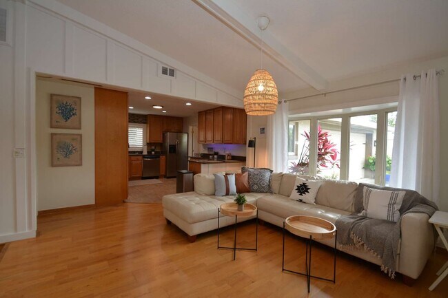 Photo - Salt Water Canal Pool Home Fully furnished