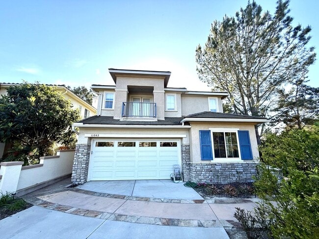 Building Photo - Solar Powered Gorgeous Carmel Valley Home!