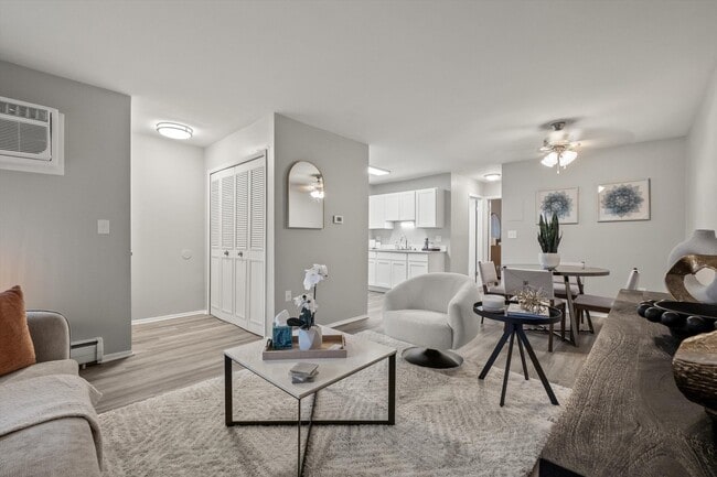 Building Photo - Huntington House Apartments