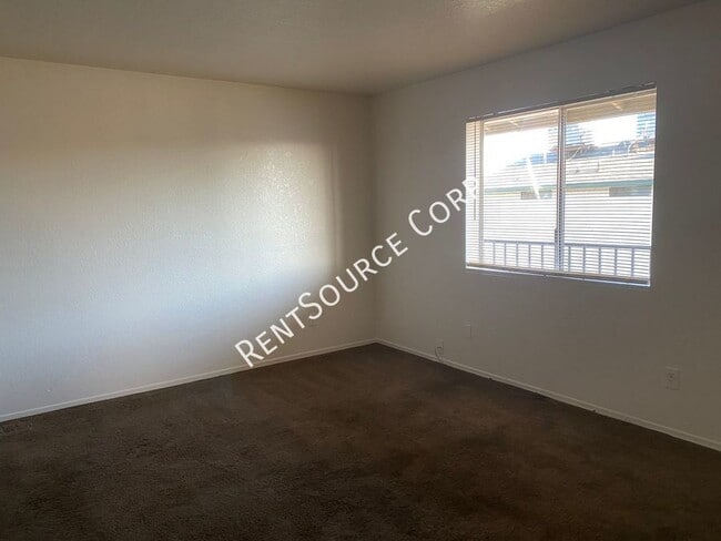 Photo - 15582 L St Unidad 04