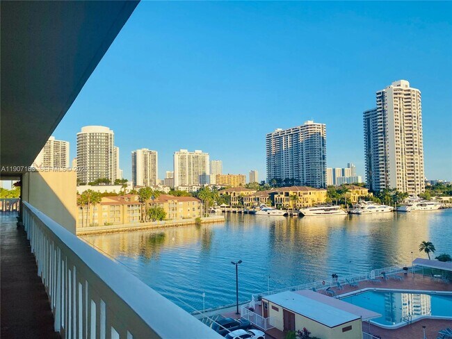 Building Photo - 2999 Point E Dr Unit C611