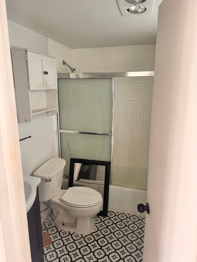 Photo - 2829 Van Buren St Unidad 208