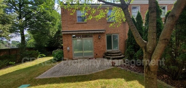 Photo - 1404 Barnsdale St