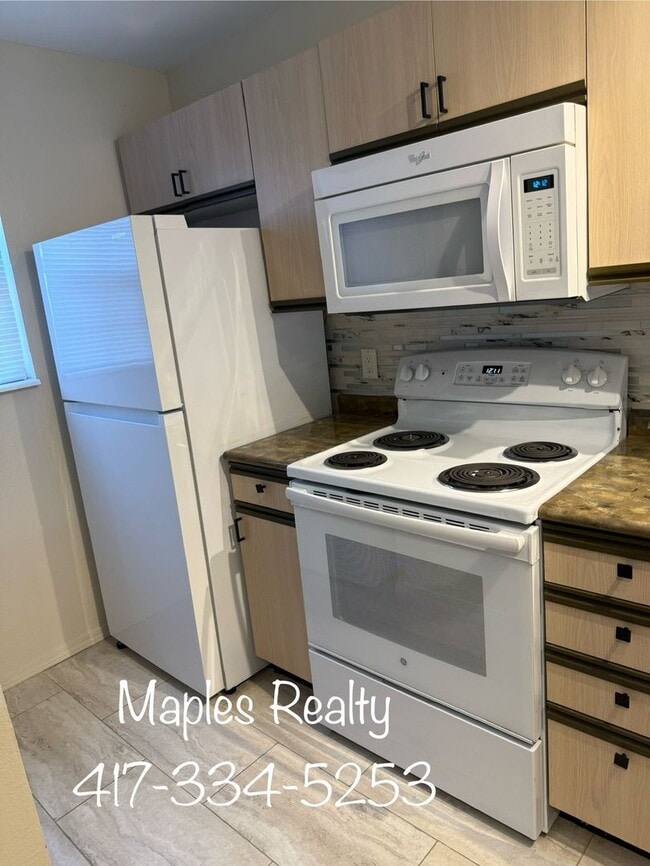 32 Golfshores Dr