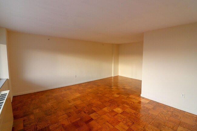 101 Monmouth St Unit 107
