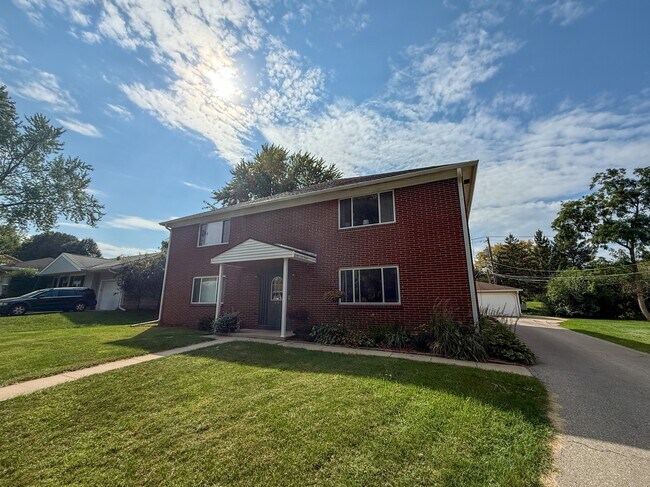 426 Rushmore Ln Unit 3