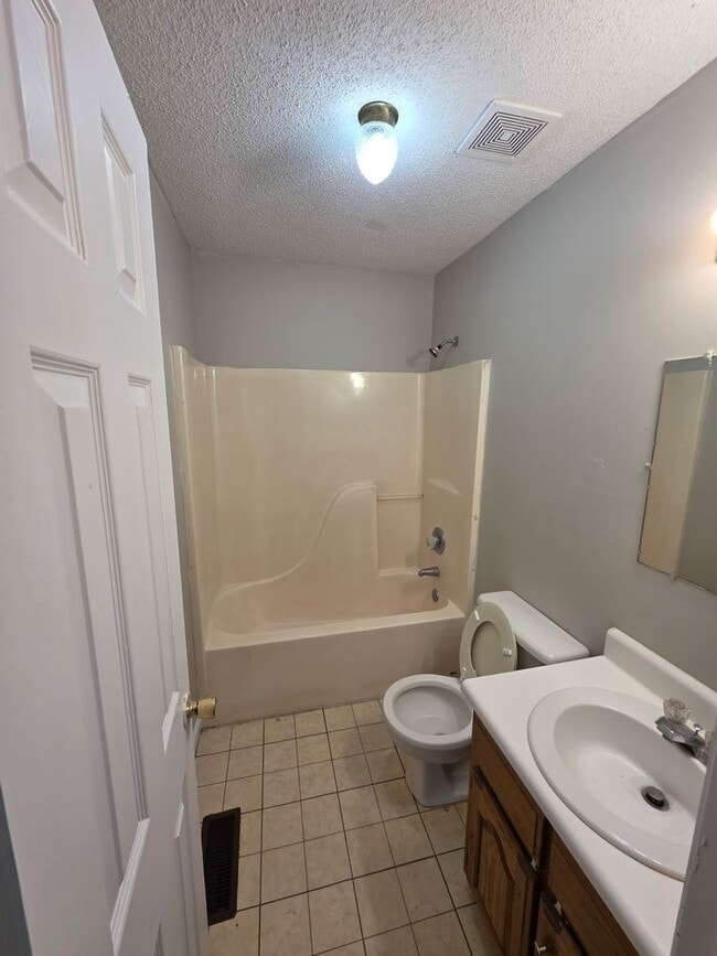 Photo - Mackenzie Lane Complex Unidad 75