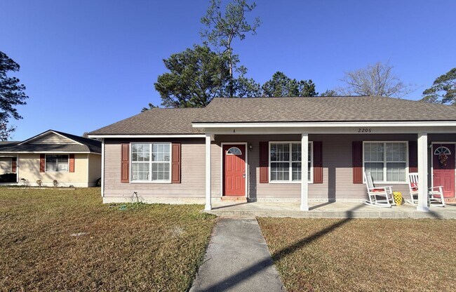 2206 Pulaski Cir