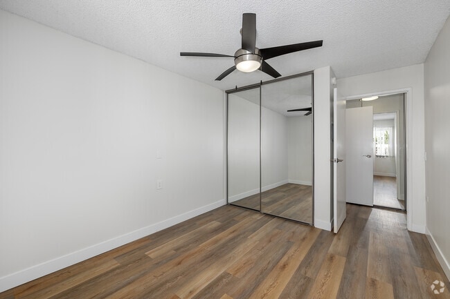 1BR, 1BA - 540SF - Bedroom