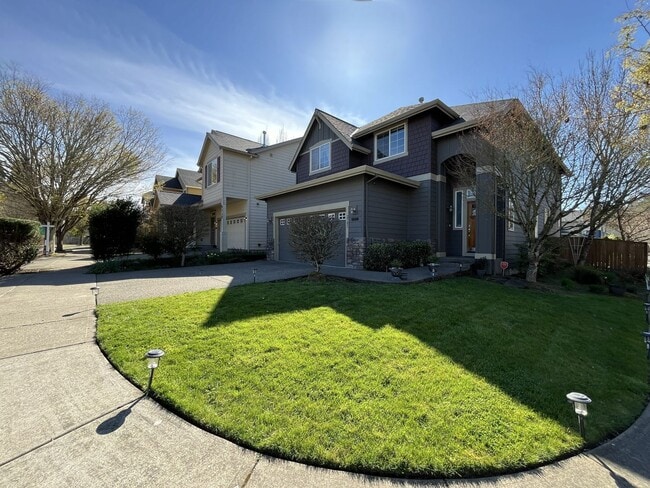 Building Photo - Beautiful 5 Bedroom Home + Office with Grand Entry, Gourmet Kitchen & Private Backyard