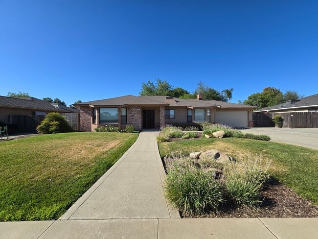 Freshly painted three Bedroom - Freshly painted three Bedroom House