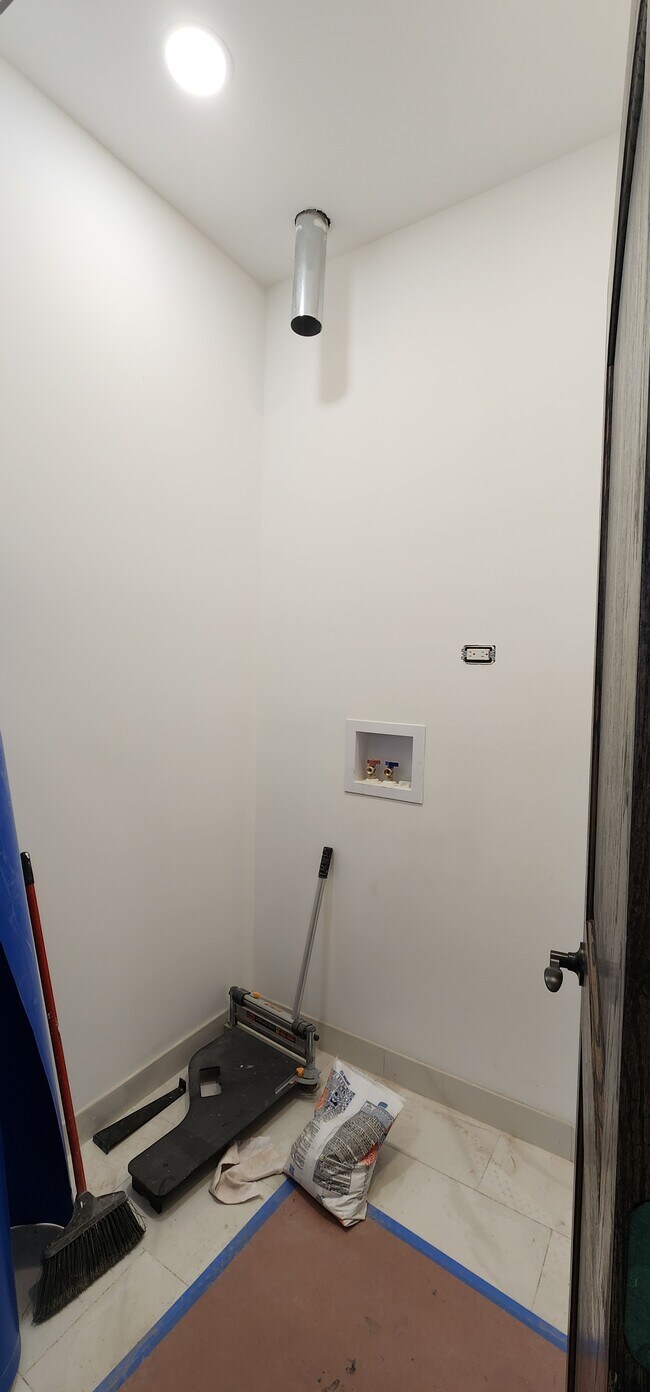 Photo - 2552 S Central Park Ave Unidad 2R