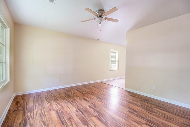 Photo - Contemporary, remodeled 920sqft., 3-bedroom, 1-bath single-family ranch with yard