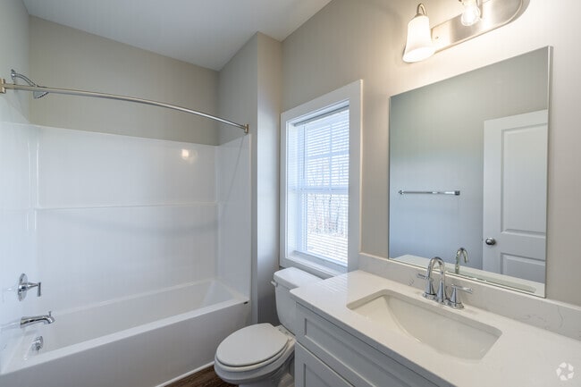 1 BR, 1 BA - 679 SF - Bathroom