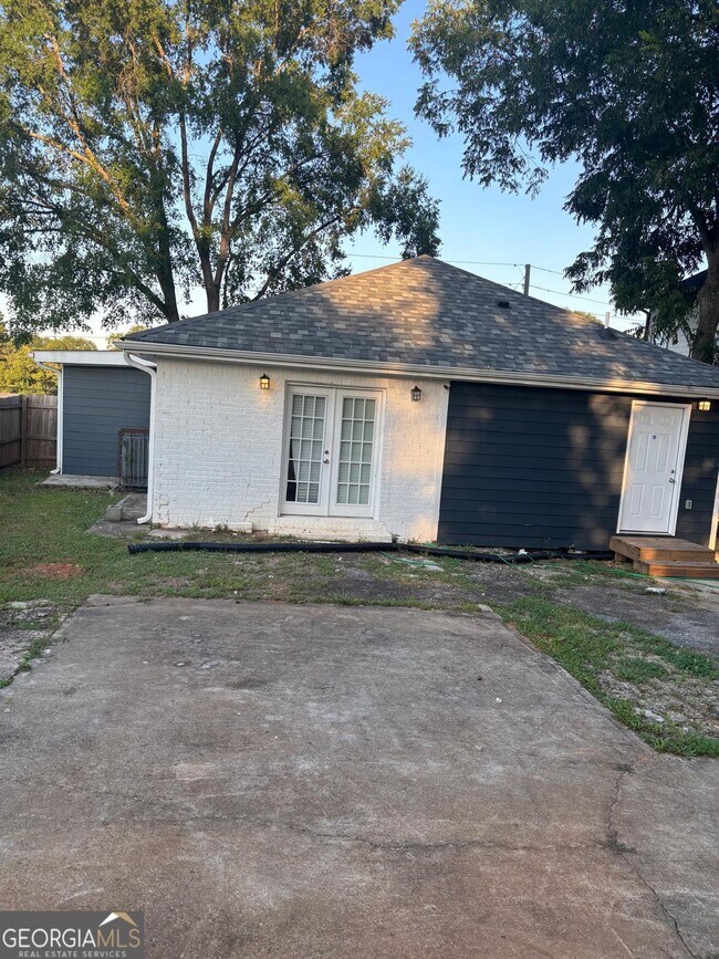 Photo - 1401 Boulevard SE