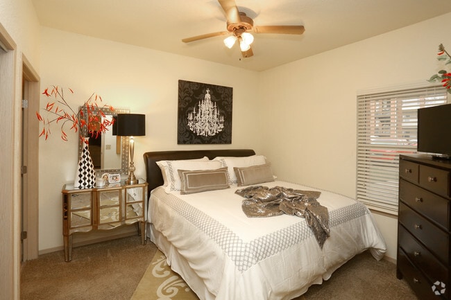 1BR, 1BA Classic - 544SF - Bedroom