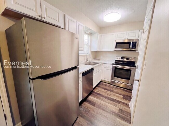 Photo - 701 Summit Ave Unit B