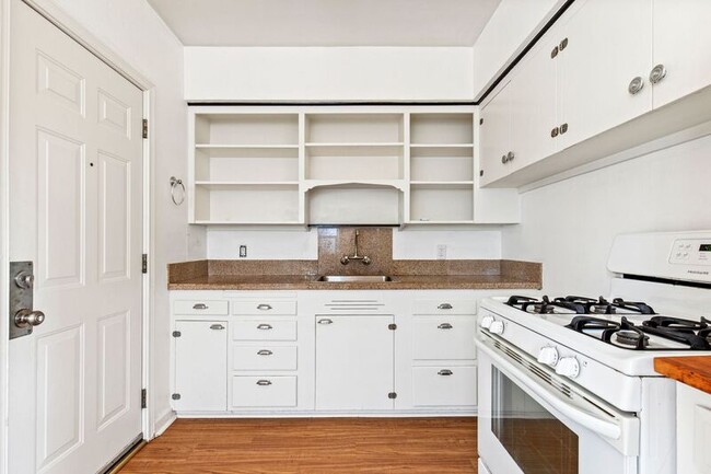 Photo - 931 NE Alberta St