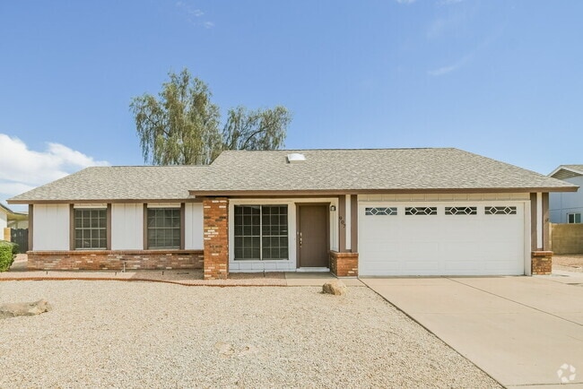 Building Photo - 907 E Hackamore St Rental