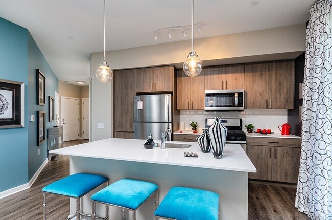 Building Photo - Two Bedroom Brand-new Luxury Apartment (Wa... Unit 5106