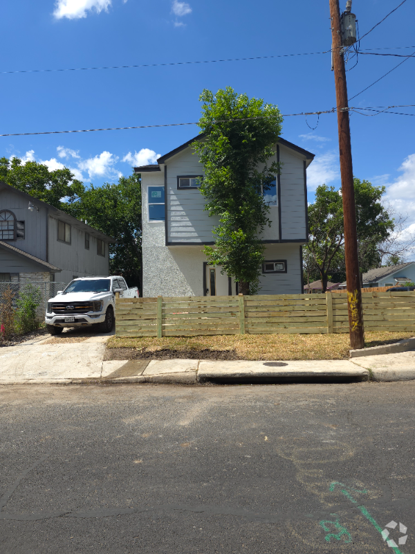 Building Photo - 203 Obregon St Rental