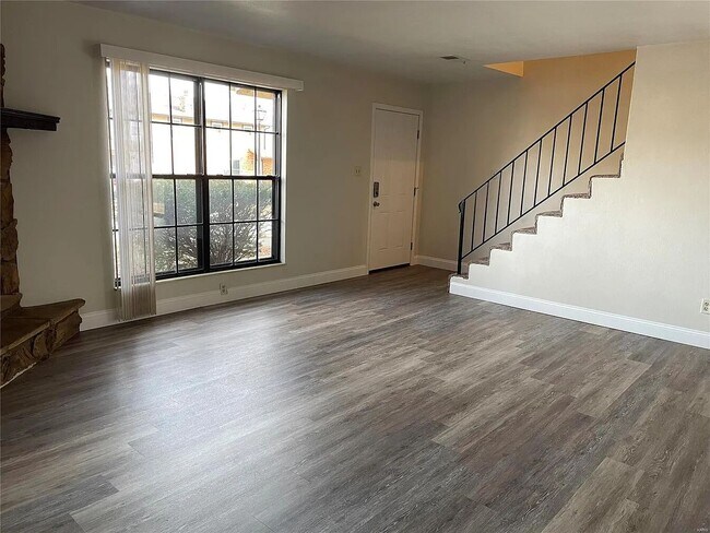 Photo - 711 Plankway Dr