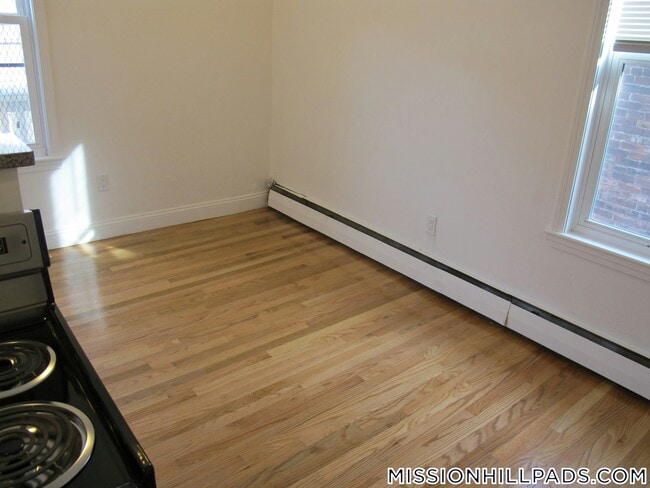 Photo - 28 S Huntington Ave Unidad 303