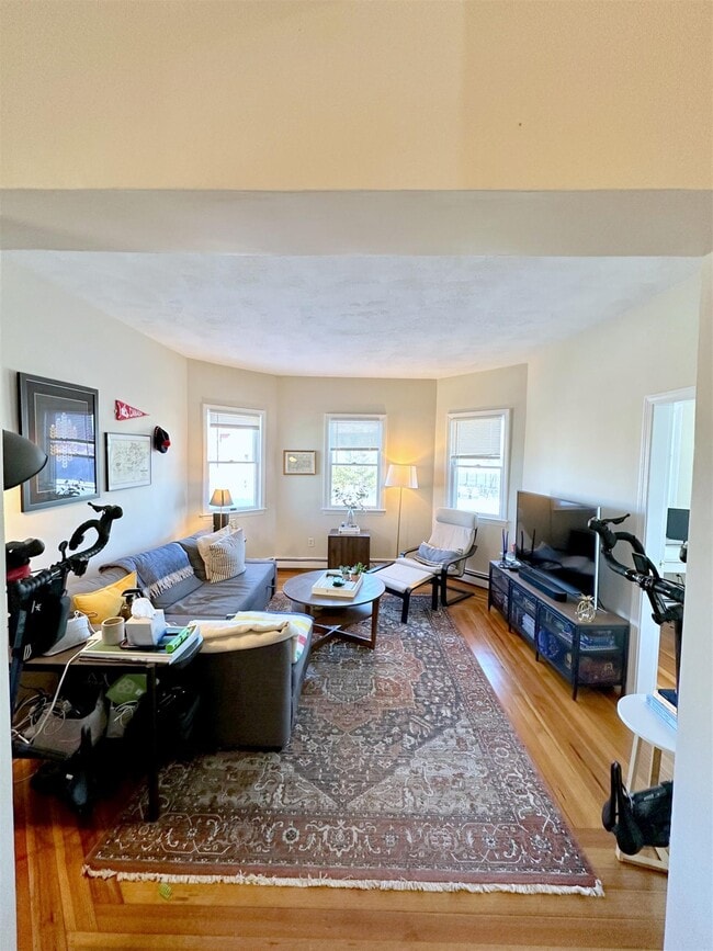 Building Photo - 714 Broadway Unit 2