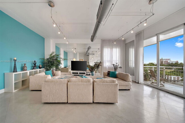 Photo - 2001 Biscayne Blvd