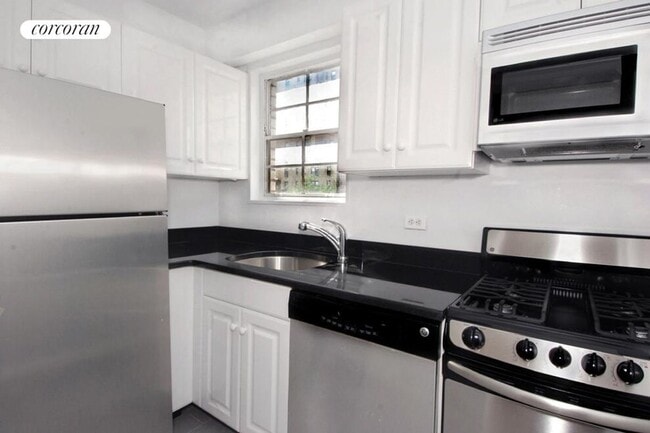 Photo - 230 E 79th St