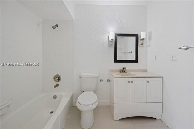 Photo - 2810 NE 60th St