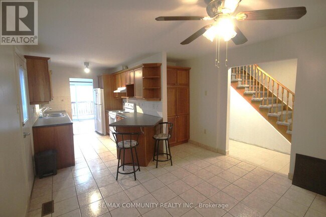 Photo - 172 Bellamy Rd N