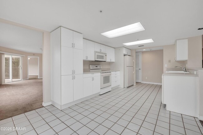 Photo - 3 Oceans W Blvd Unit 2B4