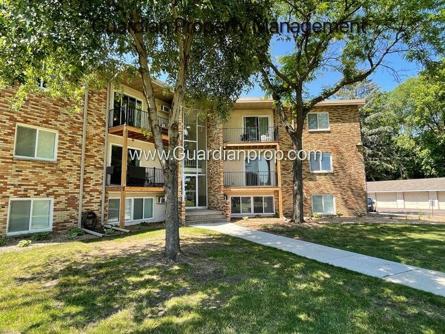 Champlin 2nd Floor Renovated Apartment, Di... - Champlin 2nd Floor Renovated Apartment, Di... Unidad #7