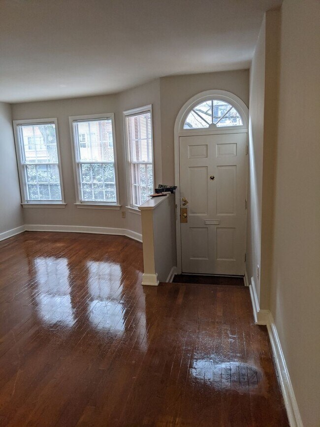 Photo - 945 25th St NW Unidad A