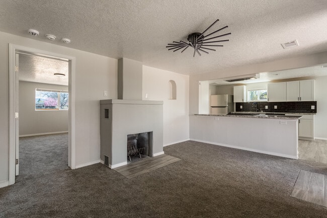 Photo - 5002 La Cienega St NW