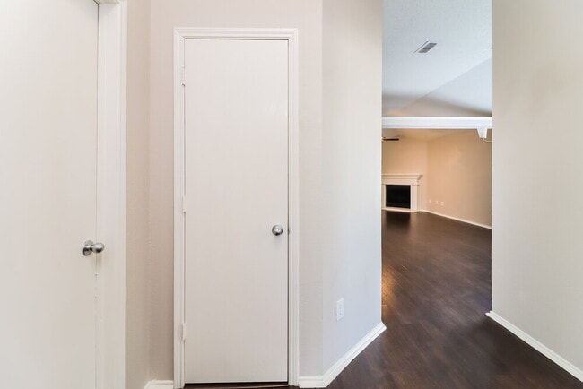 Photo - 2521 Nogales Dr