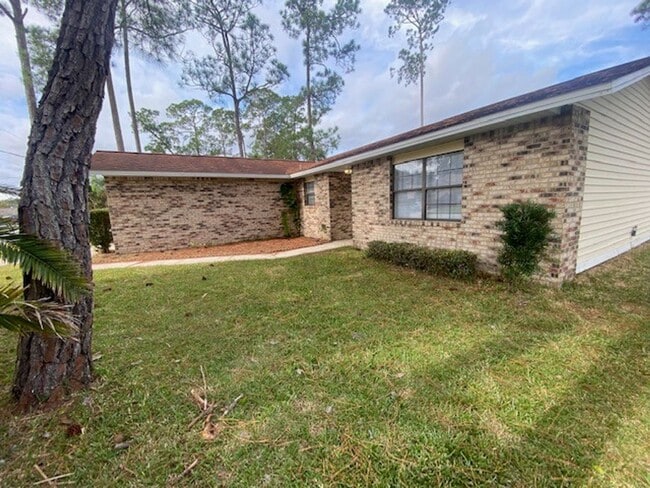 Photo - Charming 2-Bedroom, 2-Bath Single Family Home with 1 Car Garage- Fully Renovated House