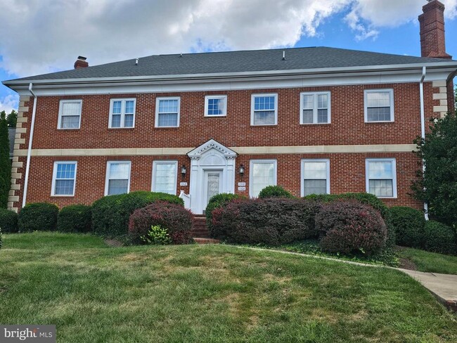 Building Photo - 1310 Ramseur Ln Rental