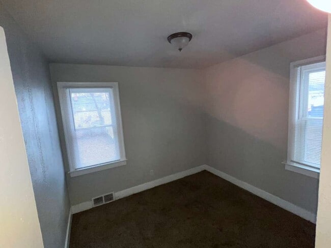 Photo - 583 E Kennett St